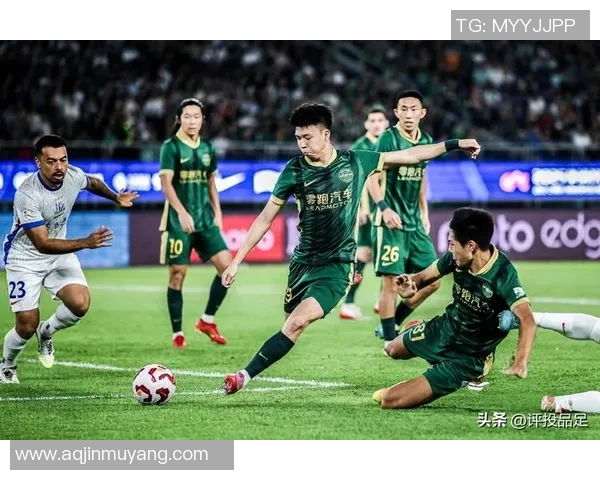 上海足球队在选拔赛中以54分稳居积分榜首位竞争激烈引人关注 上海足球队在选拔赛中以54分稳居积分榜首位竞争激烈引人关注