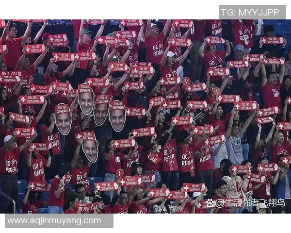 博主在街头偶遇足球明星展开热聊引发粉丝热议与羡慕 博主在街头偶遇足球明星展开热聊引发粉丝热议与羡慕