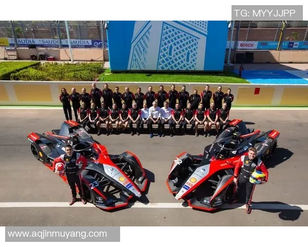 广州羽毛球队在欧锦赛积分榜上以75分稳居第一名展现强劲实力